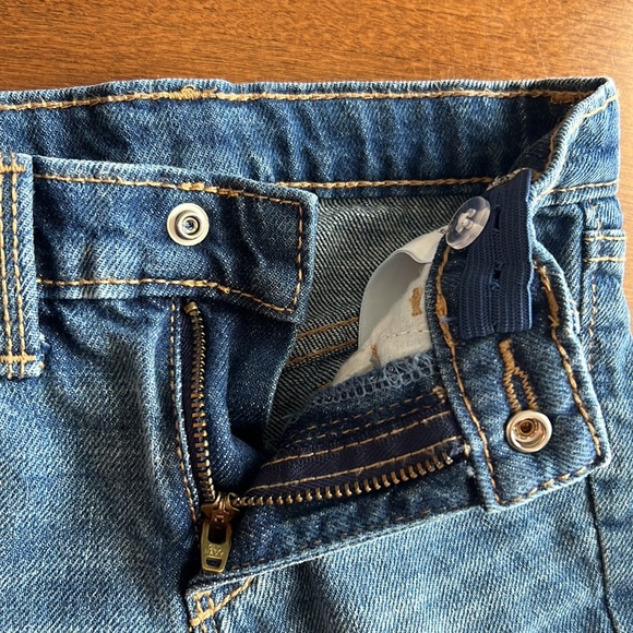 ✨4 for 12 Old Navy Jean shorts 3T - Picture 4 of 4